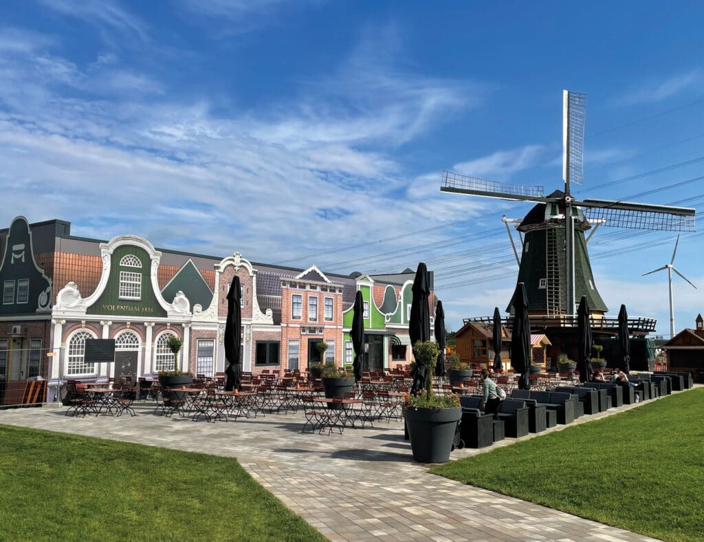 Holland Park Mรผhlenterrasse Quelle: https://www.hollandpark.de/pressemappe