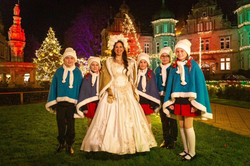 Weihnachtszauber Schloss Bückeburg Rahmenprogramm Jessica Blume und Schaumburger Märchensänger Copyright: Weihnachtszauber Schloss Bückeburg